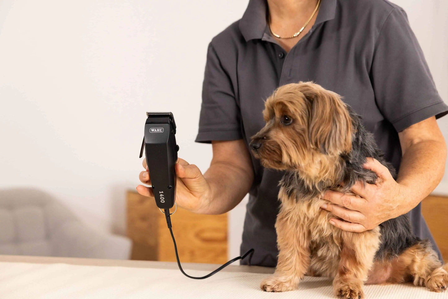 WAHL Tondeuse 1400 Filaire pour Chiens et Chats 0.7-3 mm 4 Peignes 230V